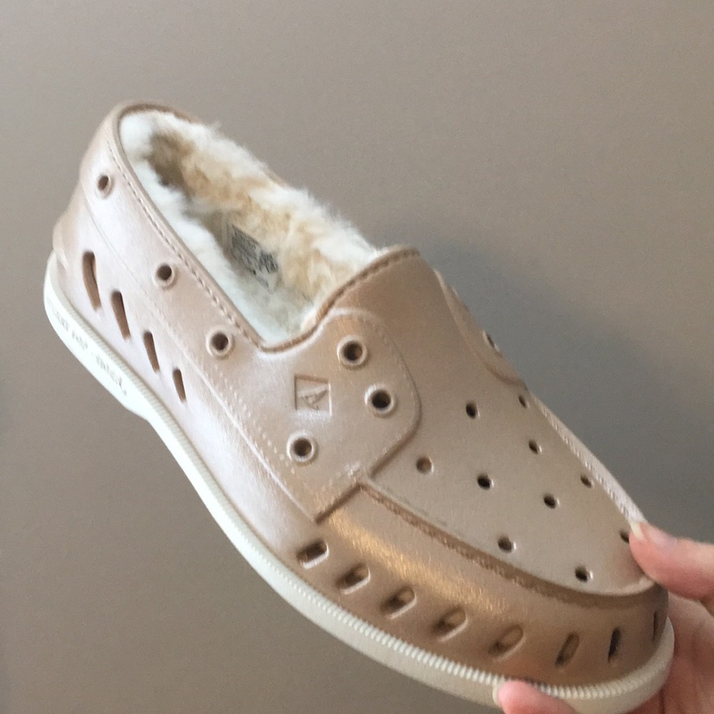 Sperry Gold Fur-Lined Flats - Picture 4 of 16